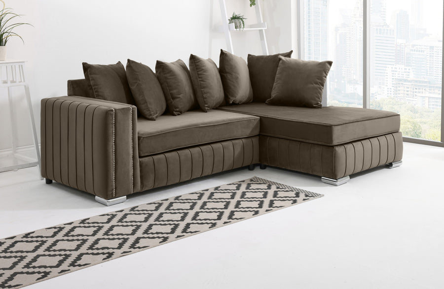 Layla Lounge Scatterback - Facing Right
