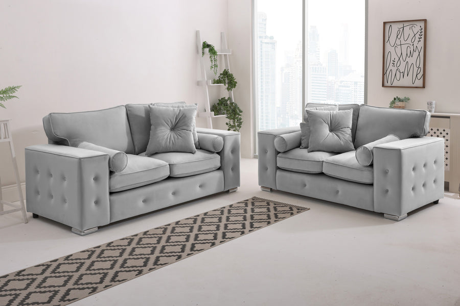 Howard 3+2 Fullback + Bolster / Buttoned Cushions